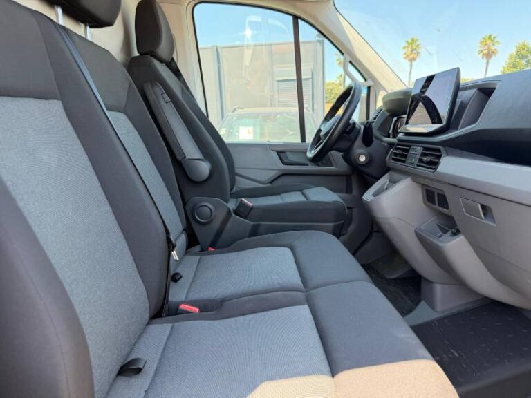 Volkswagen Crafter FOURGON VAN 35 2.0 TDI 177 CH BVA8 4MOTION BUSINESS - Image 05 (July 9, 2026)