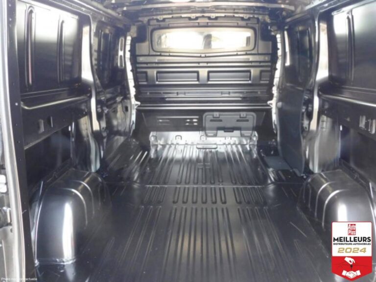 Renault Trafic 3T 2.0 BLUE DCI 150CH ADVANCE EDC -24 - Image 04 (July 9, 2026)