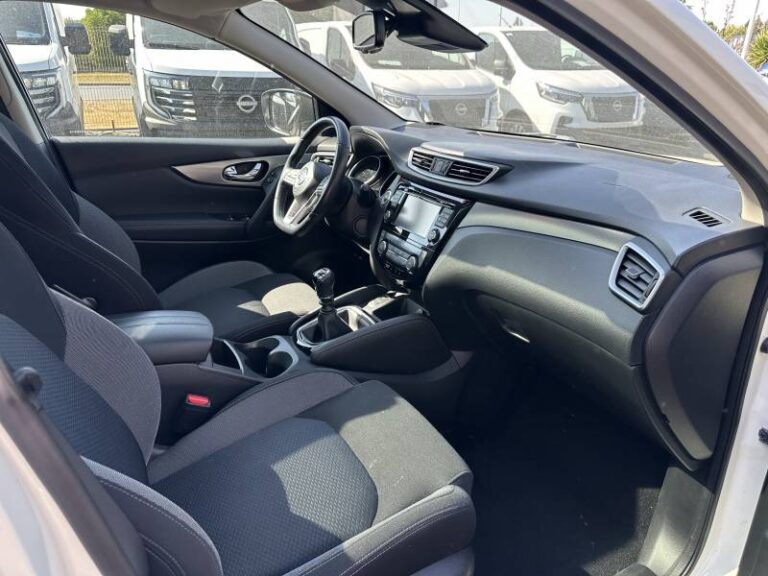 Nissan Qashqai 1.3 DIG-T 140 N-Connecta - Image 16 (July 9, 2026)
