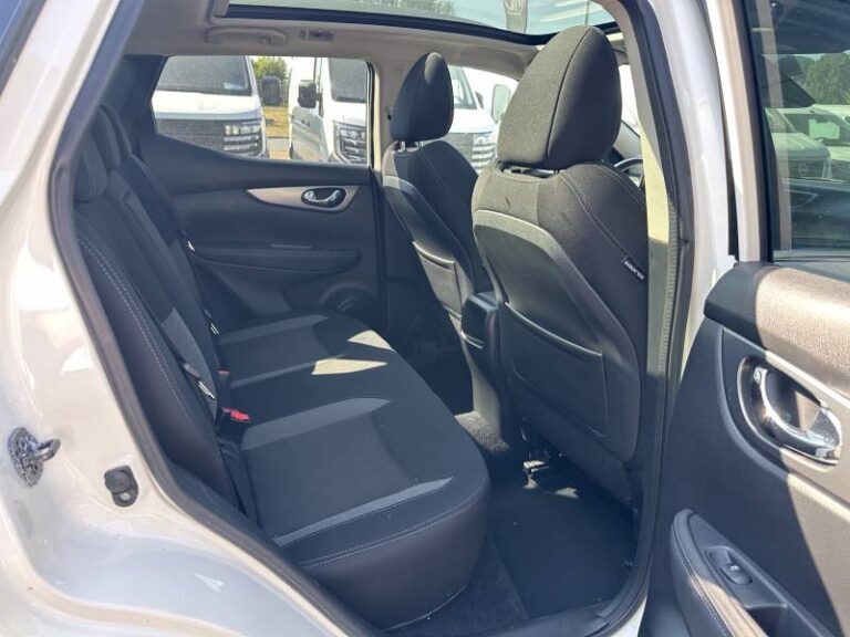 Nissan Qashqai 1.3 DIG-T 140 N-Connecta - Image 18 (July 9, 2026)