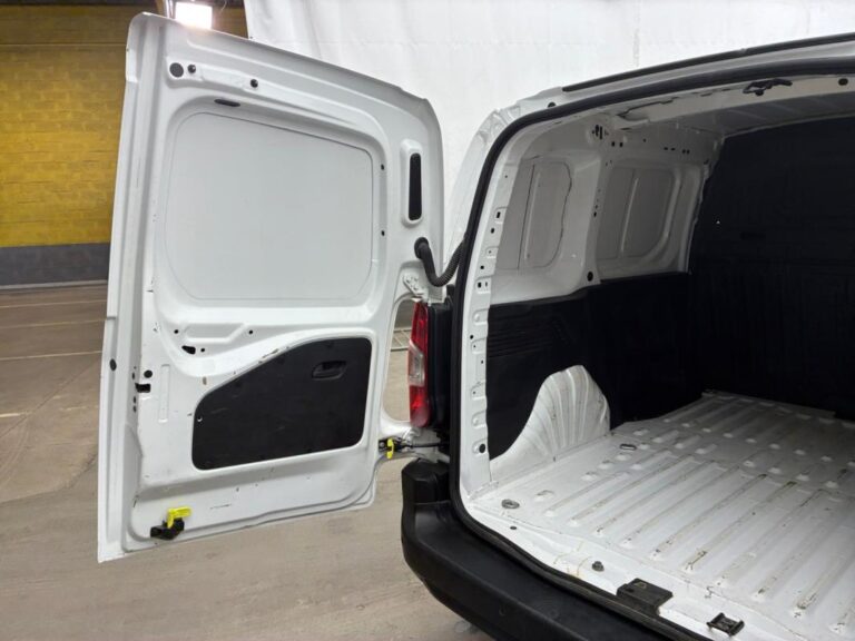 Peugeot Partner FOURGON STANDARD 1000 KG BLUEHDI 100 S&S BVM6 PREMIUM - Image 13 (July 10, 2026)