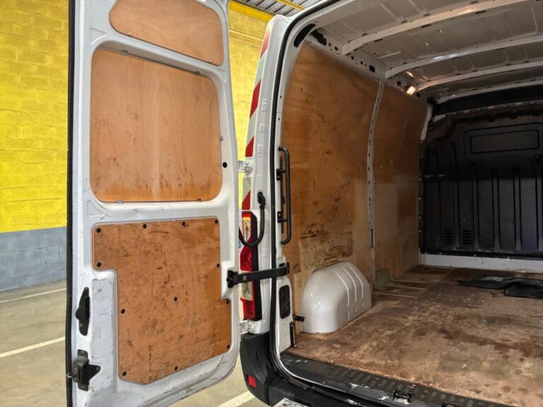 Renault Master FOURGON FGN TRAC F3500 DCI 135 GRAND CONFORT - Image 15 (July 10, 2026)