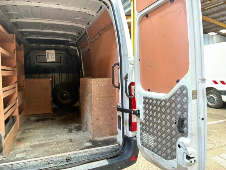 Renault Master FOURGON FGN TRAC F3500 DCI 135 GRAND CONFORT - Image 13 (July 10, 2026)