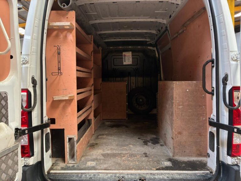 Renault Master FOURGON FGN TRAC F3500 DCI 135 GRAND CONFORT - Image 14 (July 10, 2026)