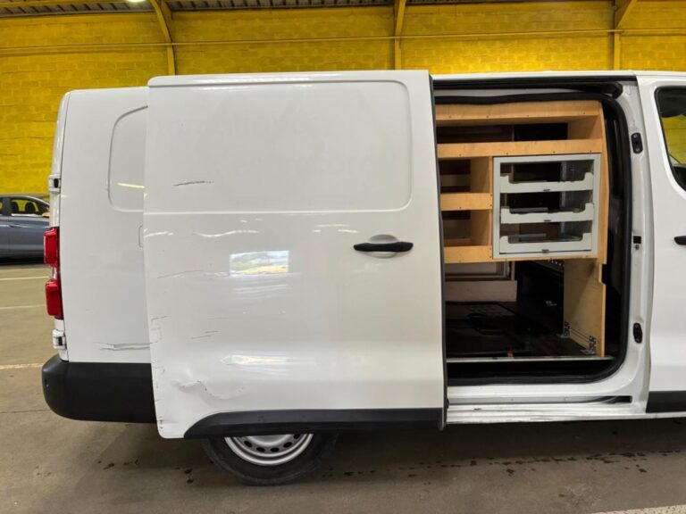 Peugeot Expert FOURGON FGN TOLE STANDARD 2.0 BLUEHDI 120 S&S BVM6 ASPHALT - Image 16 (July 10, 2026)