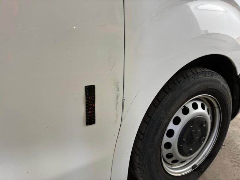 Peugeot Expert FOURGON FGN TOLE STANDARD 2.0 BLUEHDI 120 S&S BVM6 ASPHALT - Image 18 (July 10, 2026)