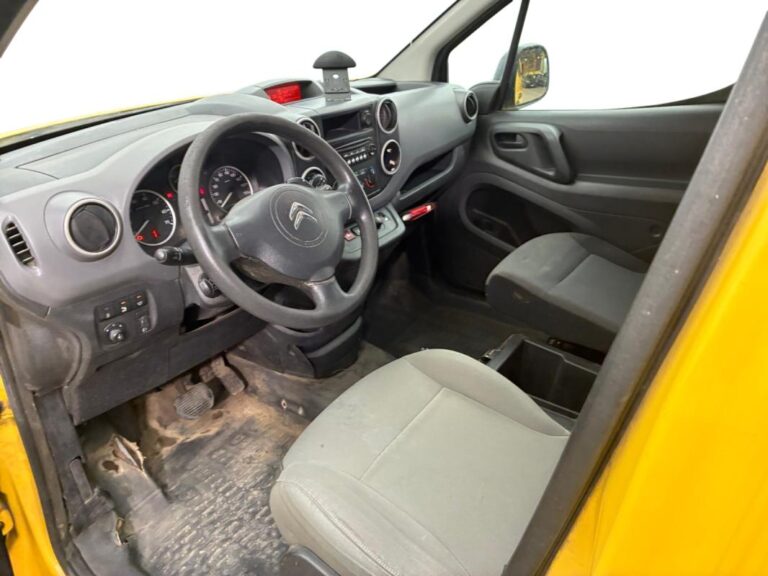 Citroën Berlingo FOURGON M BLUEHDI 100 S&S ETG6 CLUB - Image 11 (July 10, 2026)