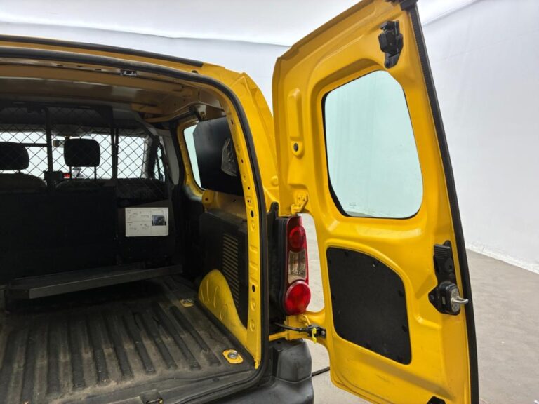 Citroën Berlingo FOURGON M BLUEHDI 100 S&S ETG6 CLUB - Image 13 (July 10, 2026)