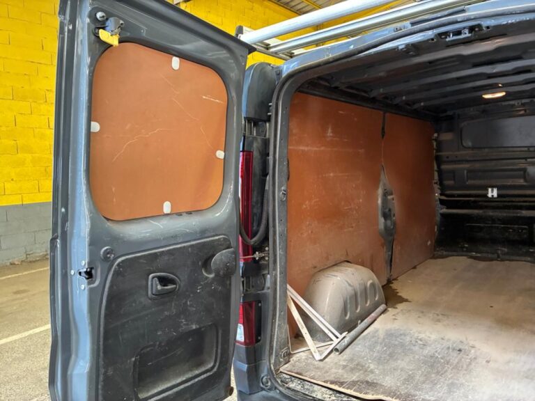 Renault Trafic FOURGON FGN 1300 KG DCI 120 SL PRO+ - Image 15 (July 10, 2026)