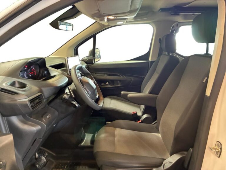 Peugeot Partner CABINE APPROFONDIE CA XL BLUEHDI 130 S&S EAT8 - Image 09 (July 10, 2026)