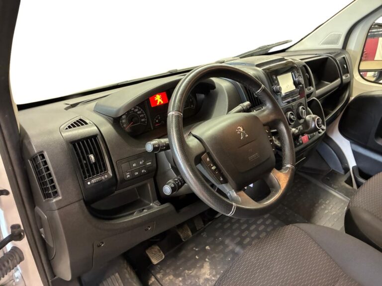 Peugeot Boxer FOURGON TOLE 333 BLUEHDI 140 S&S ASPHALT - Image 10 (July 10, 2026)