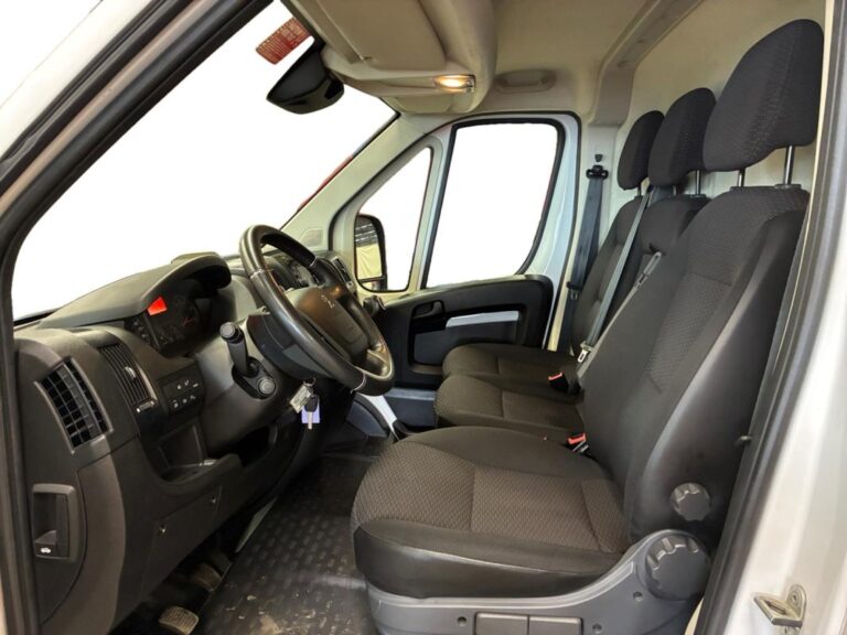 Peugeot Boxer FOURGON TOLE 333 BLUEHDI 140 S&S ASPHALT - Image 09 (July 10, 2026)