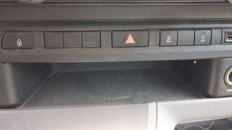 Peugeot Expert Cabine Approfondie III 2.0 BlueHDi 145 Premium - Image 13 (July 10, 2026)