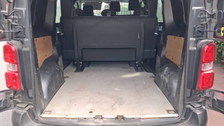 Peugeot Expert Cabine Approfondie III 2.0 BlueHDi 145 Premium - Image 14 (July 10, 2026)