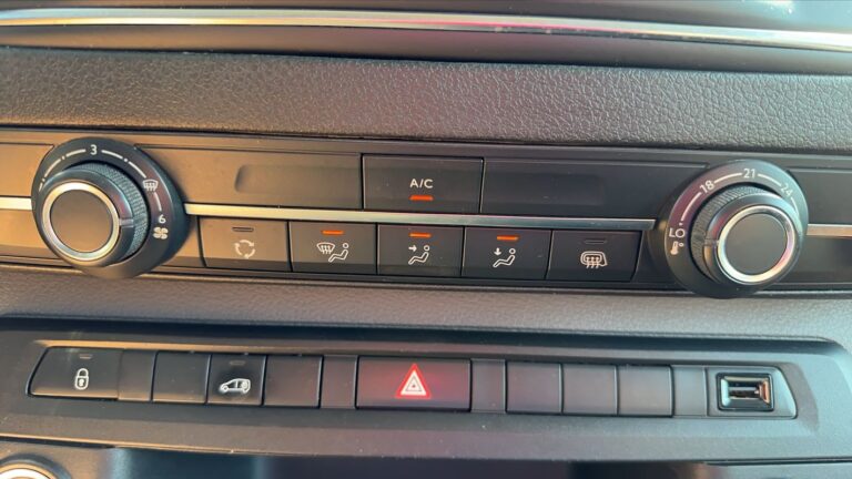 Toyota PROACE Pro Ace 2.0 D-4D 180 EAT8 Business – Automatique - Image 13 (July 10, 2026)
