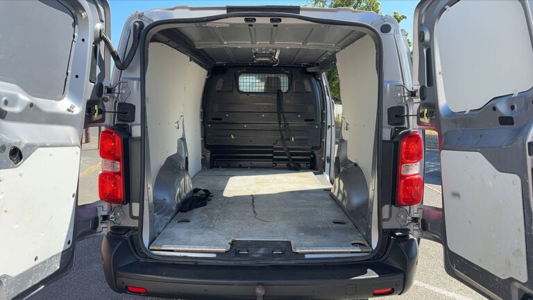 Toyota PROACE Pro Ace 2.0 D-4D 180 EAT8 Business – Automatique - Image 14 (July 10, 2026)