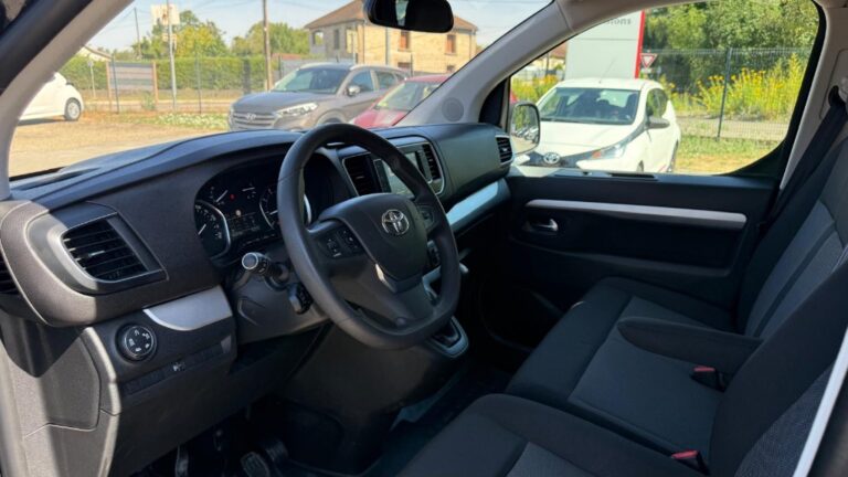 Toyota Proace Verso 2.0 150 D-4D – START&STOP 9PL 2020 LONG DYNAMIC - Image 14 (July 10, 2026)