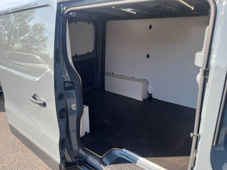 Nissan Primastar FOURGON 2T8 2.0 DCI 150 S/S DCT N-CONNECTA - Image 06 (July 10, 2026)