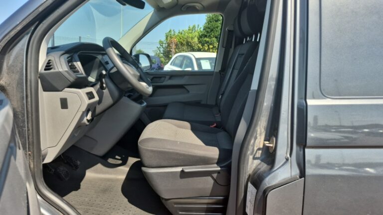 Volkswagen Transporter VI 2.0 TDi 150 Business - Image 11 (July 10, 2026)
