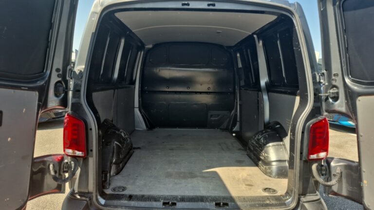 Volkswagen Transporter VI 2.0 TDi 150 Business - Image 14 (July 10, 2026)