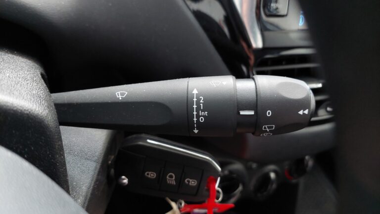 Peugeot 208 affaire BlueHDi 100 S&S PREMIUM - Image 20 (July 10, 2026)