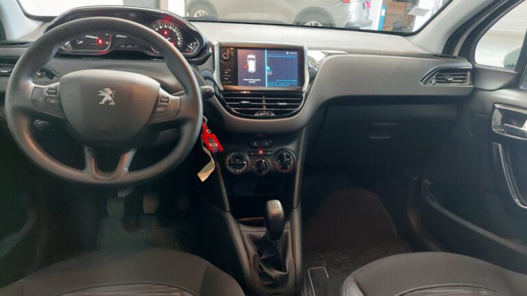 Peugeot 208 affaire BlueHDi 100 S&S PREMIUM - Image 09 (July 10, 2026)