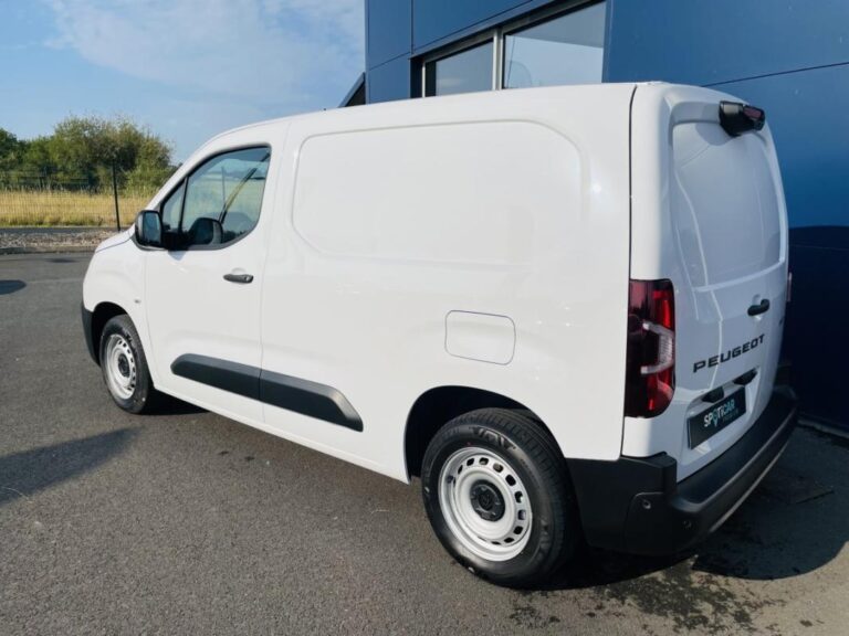 Peugeot Partner III M CU Standard Essence 110 ch Manuelle - Image 15 (July 11, 2026)