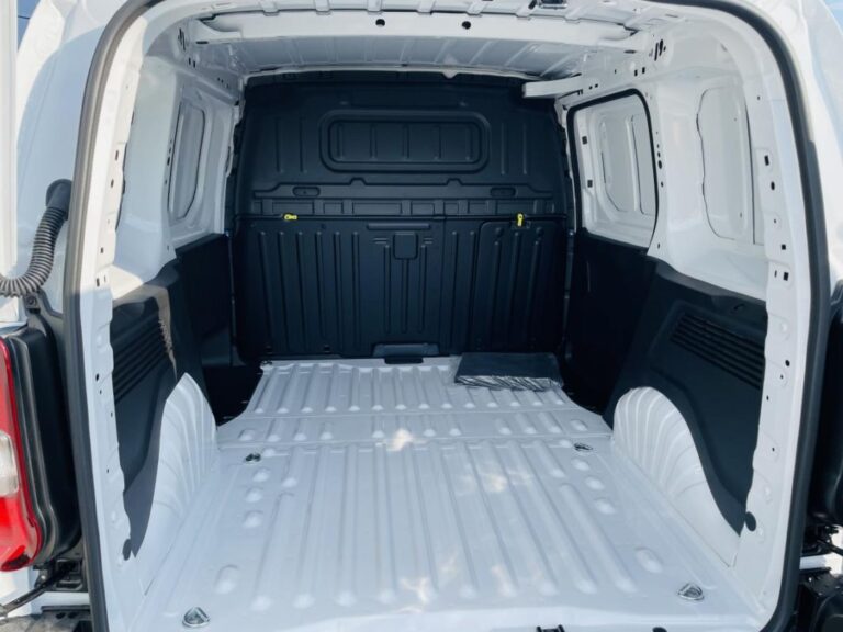 Peugeot Partner III M CU Standard Essence 110 ch Manuelle - Image 08 (July 11, 2026)