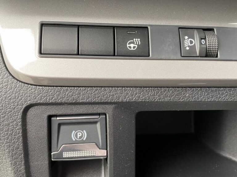 Peugeot Expert III M Diesel 180 ch Automatique Tech Edition - Image 10 (July 11, 2026)
