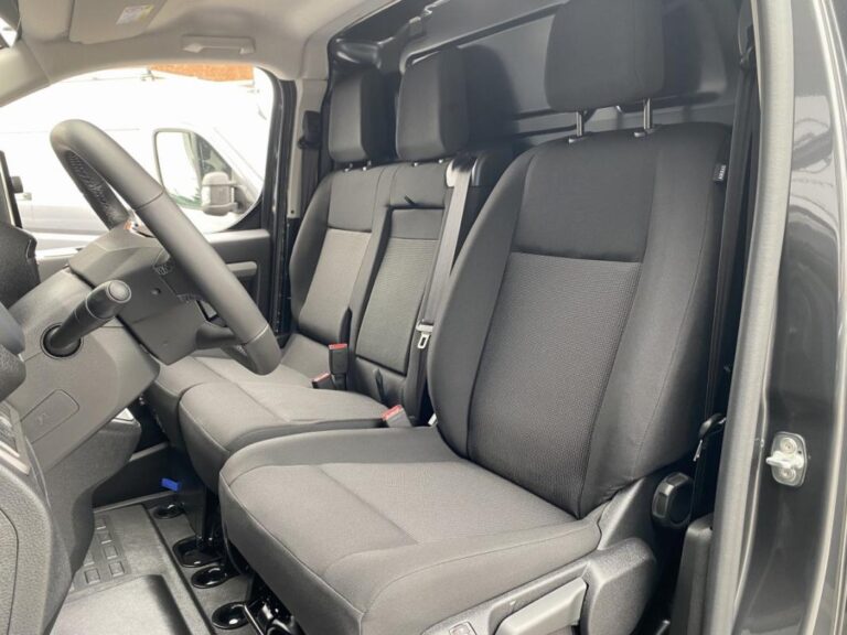 Peugeot Expert III M Diesel 180 ch Automatique Tech Edition - Image 11 (July 11, 2026)