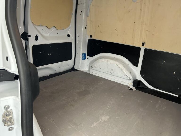 Renault Kangoo Van BLUE DCI 115 EDC GRAND CONFORT – 22 5p - Image 16 (July 16, 2026)