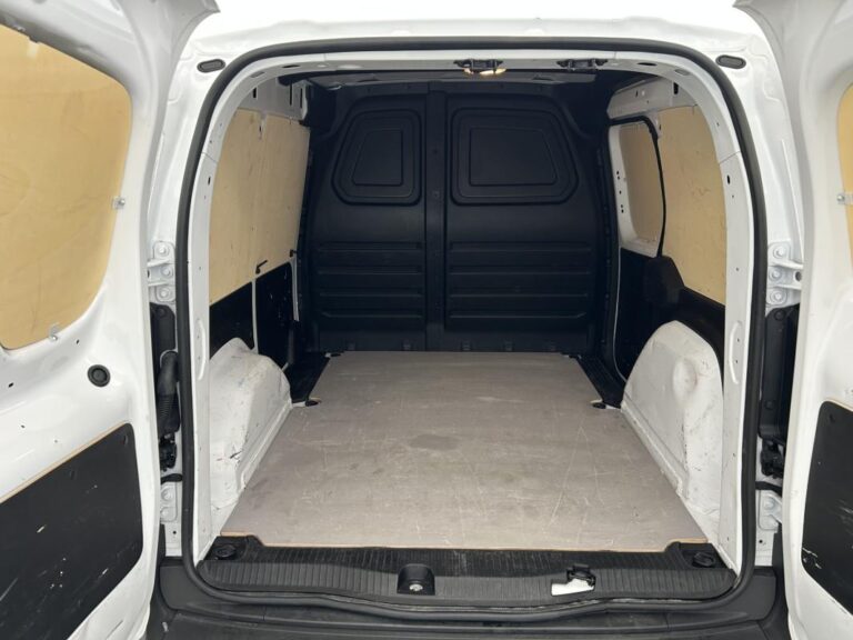 Renault Kangoo Van BLUE DCI 115 EDC GRAND CONFORT – 22 5p - Image 18 (July 16, 2026)