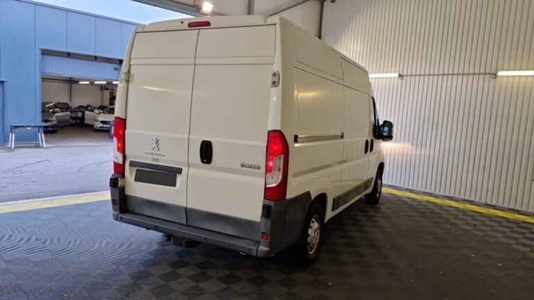 Peugeot Boxer FOURGON TOLE 335 BLUEHDI 130 SS PREMIUM - Image 04 (July 17, 2026)