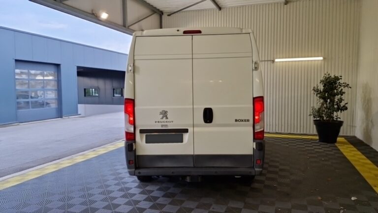 Peugeot Boxer FOURGON TOLE 335 BLUEHDI 130 SS PREMIUM - Image 05 (July 17, 2026)