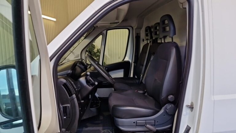 Peugeot Boxer FOURGON TOLE 335 BLUEHDI 130 SS PREMIUM - Image 07 (July 17, 2026)