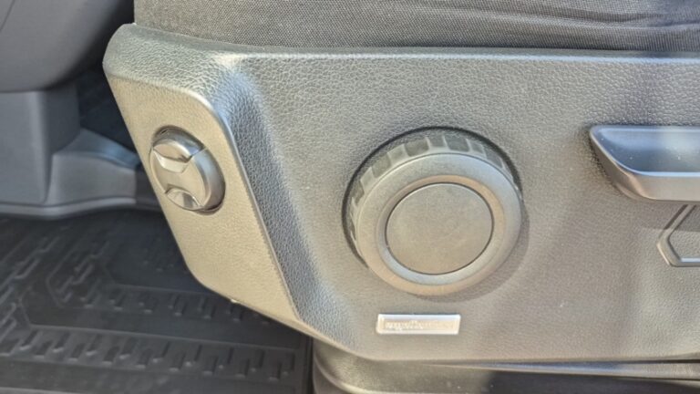 Volkswagen Crafter VAN 35 2.0 TDI 140 CH BUSINESS LINE - Image 19 (July 16, 2026)