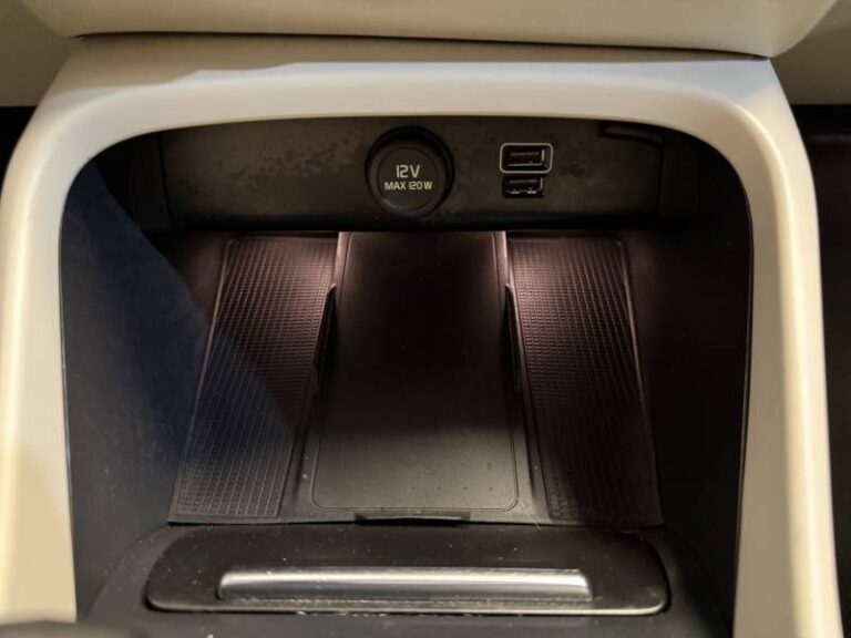 Volvo XC40 T5 Recharge 180+82 ch DCT7 Start - Image 17 (July 16, 2026)