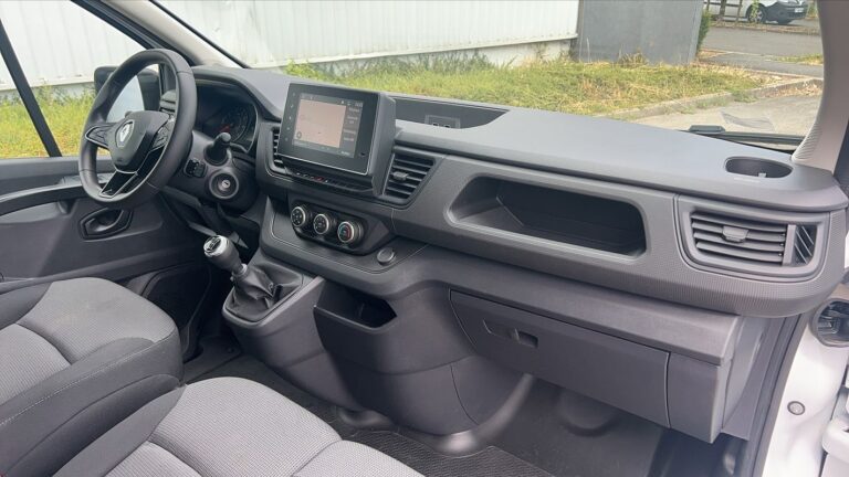 Renault Trafic 2.0 dCI 150 Zen - Image 10 (July 16, 2026)