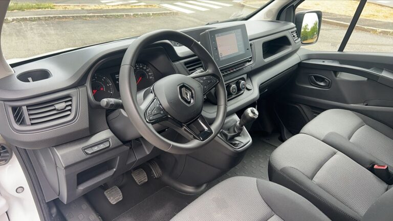 Renault Trafic 2.0 dCI 150 Zen - Image 08 (July 16, 2026)