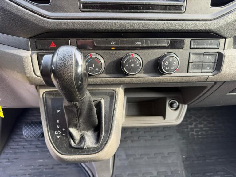 Volkswagen Crafter II FG 35 2.0 BiTDI 177 CV. 16V TVA Récupérable - Image 14 (July 17, 2026)