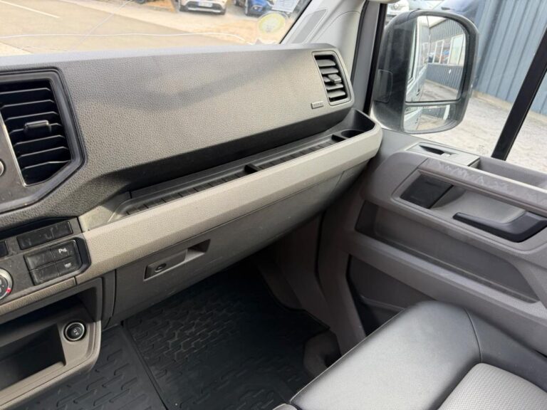 Volkswagen Crafter II FG 35 2.0 BiTDI 177 CV. 16V TVA Récupérable - Image 18 (July 17, 2026)
