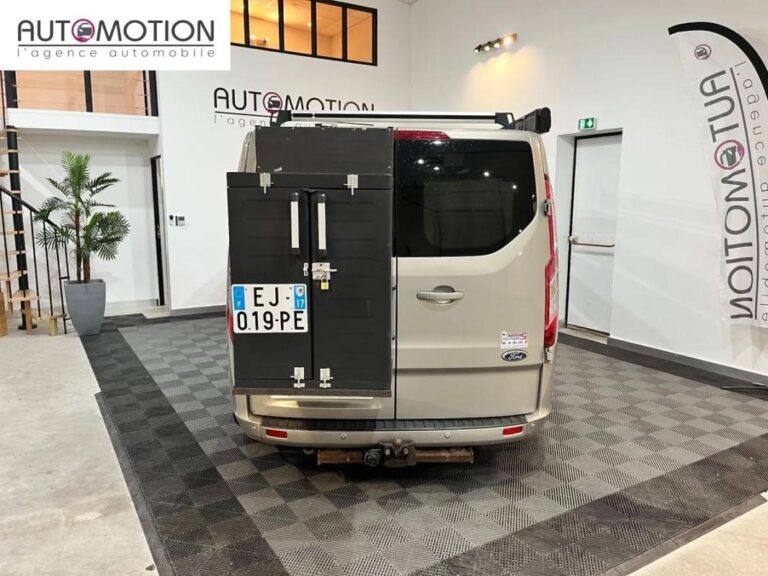 Ford Transit Custom Fourgon Vu 2.0 TDCI Cab Approfondie Aménagé 5 places 170cv - Image 06 (July 17, 2026)