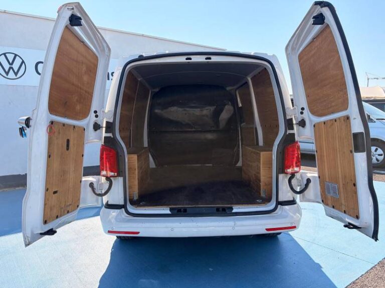 Volkswagen Transporter FOURGON 6.1 VAN 2.0 TDI 110 BVM5 BUSINESS PLUS - Image 06 (July 17, 2026)
