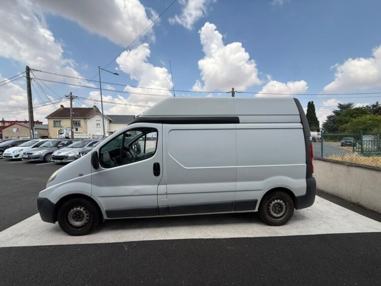 Renault Trafic 2.0 DCI 115CH CONFORT GARANTIE 6 MOIS / REPRISE POSSIBLE - Image 04 (July 17, 2026)