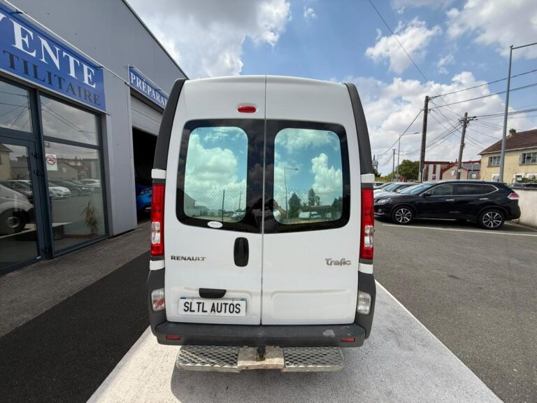 Renault Trafic 2.0 DCI 115CH CONFORT GARANTIE 6 MOIS / REPRISE POSSIBLE - Image 06 (July 17, 2026)