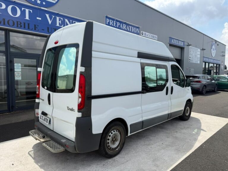 Renault Trafic 2.0 DCI 115CH CONFORT GARANTIE 6 MOIS / REPRISE POSSIBLE - Image 07 (July 17, 2026)