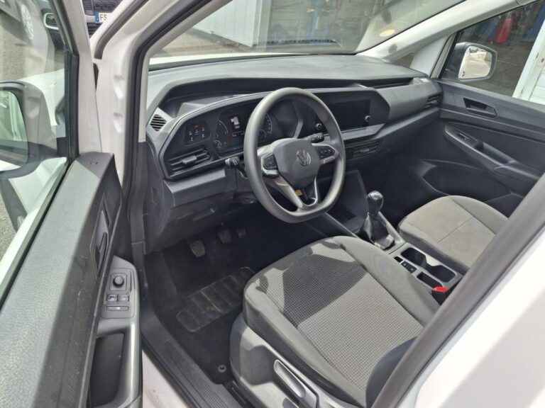 Volkswagen Caddy 2,0TDI122cv 4Motion Business+Attelage - Image 05 (July 17, 2026)