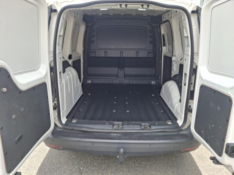 Volkswagen Caddy 2,0TDI122cv 4Motion Business+Attelage - Image 07 (July 17, 2026)