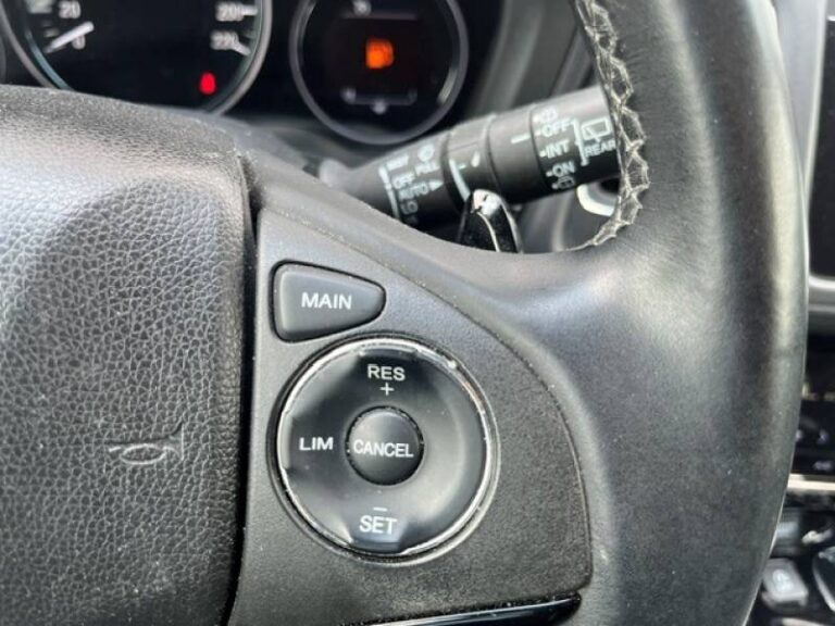 Honda HRV HR-V 1.5 i-VTEC Executive Navi CVT - Image 12 (July 17, 2026)