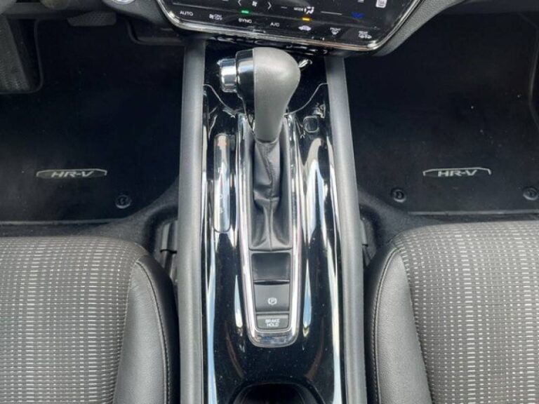 Honda HRV HR-V 1.5 i-VTEC Executive Navi CVT - Image 17 (July 17, 2026)